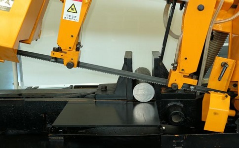 高要数控带锯床自动送料精度会出现偏差吗？